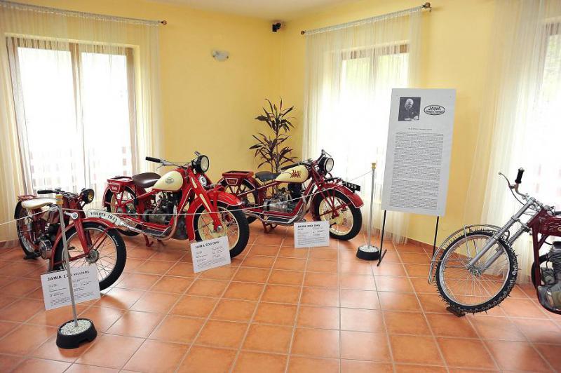 MUZEUM MOTOCYKL KIVOKLT