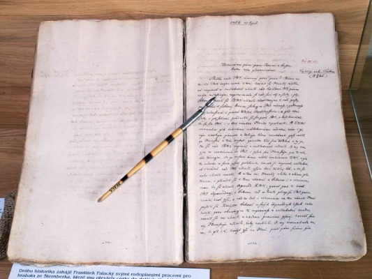 PAMTNK A RODN DM F. PALACKHO V HODSLAVICCH