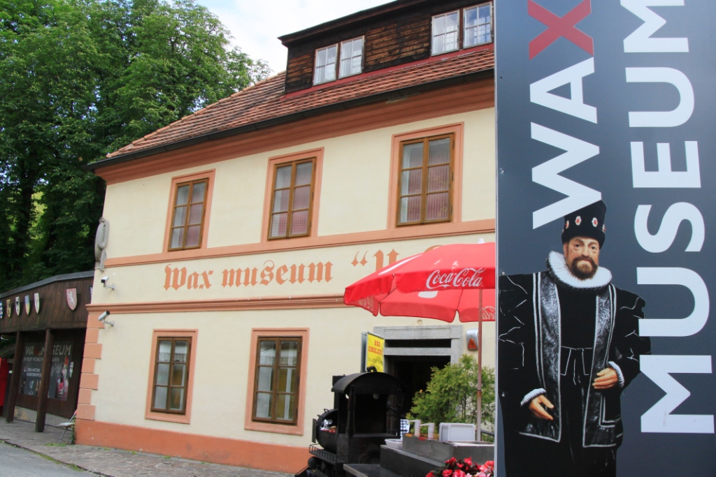 MUSEUM VOSKOVCH FIGURN ESK HISTORIE POD HRADEM KARLTEJN