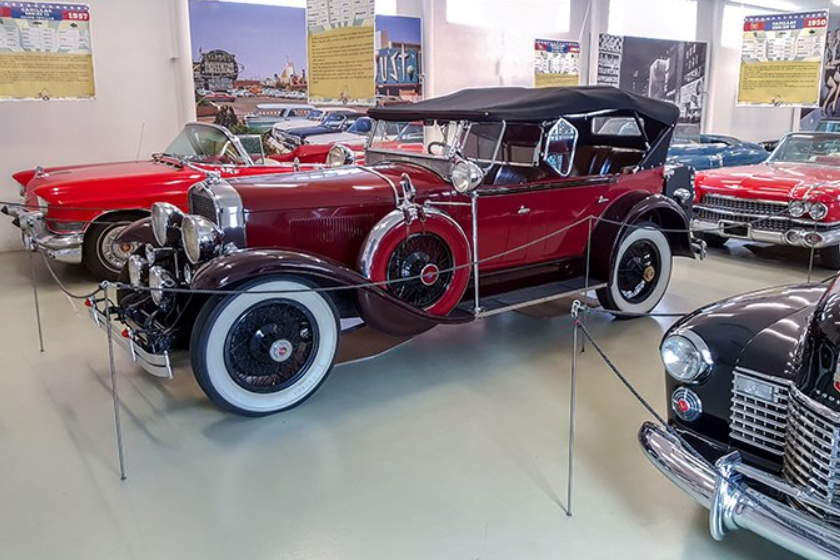 MUZEUM AMERICKCH HISTORICKCH AUTOMOBIL - LUN U RAKOVNKA