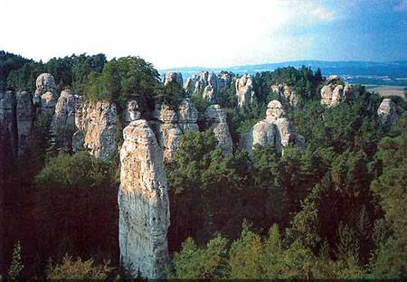 Hrub� sk�ly
